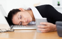 Сон на рабочем месте полезен