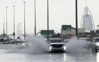 В ОАЕ затопило головні автомагістралі: через зливу скасовано авіарейси