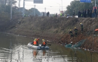 Автобус с пассажирами упал в озеро в Китае, 18 погибших