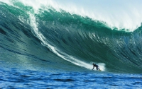 Гаваец покорил 30-метровую волну