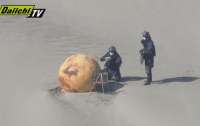 На пляже в Японии нашли неизвестный шар