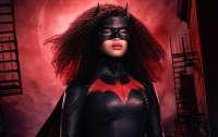 CW показал новый образ чернокожей супергероини DC Бэтвумен