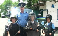 Запорожские милиционеры устроили школьникам каникулы  (ФОТО)