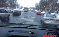 На украинских дорогах снег сошел вместе с асфальтом (ФОТО)