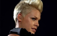 Пинк призывает родителей бить своих детей