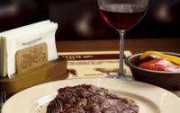 Лучший напиток к мясу – это вино 