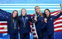 Олимпиада-2024: Женская сборная США по плаванию завоевала 