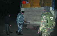 Украинец на «ЗИЛе» пытался увезти в Россию барсетки и ремни