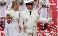 Принц Монако обвенчался с олимпийской чемпионкой (ФОТО)