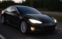 Автопилот Tesla напугал исследователей