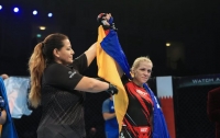 Украинка триумфально выиграла чемпионат мира по ММА