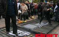 Регионал: Депутаты снесли забор ради пиара