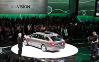Во Франкфурте представили новый Skoda superb combi 