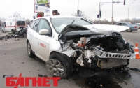 В Киеве в лобовом столкновении тяжелые травмы получили три человека (ВИДЕО)