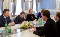 Янукович говорил с директором Freedom House Креймером о выборах и реформах