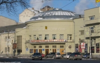 Мошенница захватила помещение Музыкального театра на Подоле в Киеве