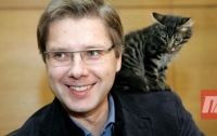 Обращению мэра Риги к гражданам помешал кот (видео)
