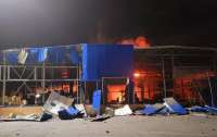 В Одессе после ракетного удара сгорел торговый центр, есть жертвы (видео)