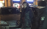 Вооруженных интуристов с удостоверениями чеченского батальона задержали в Киеве