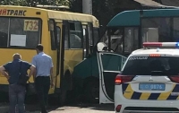 Под Киевом столкнулись три маршрутки: пострадали четыре человека