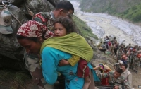 В Индии проходит грандиозная спасательная операция