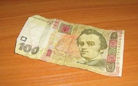 Во Львове пенсионерка рассчиталась в супермаркете фальшивыми 100 гривнами