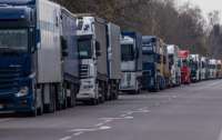Більше 3 тисяч фур в черзі: яка ситуація на кордоні з Польщею
