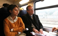 Президент Франции отправился в отпуск в поезде – как рядовой француз