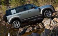 Land Rover выпустит новую версию Defender