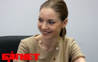 Окунская пригласила студентов на слушание дела по признанию фиктивным ее брака с Власенко