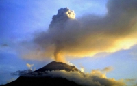 В Никарагуа 20 тысяч человек в опасности из-за проснувшегося вулкана