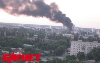 В Киеве утром горели склады стройматериалов (ФОТО)