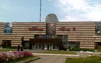 Популярный киевский кинотеатр захватили рейдеры, - нардеп