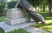 На Киевщине уничтожили очередной коммунистический символ