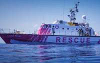 Бэнкси показал судно для спасения мигрантов от бездействия властей ЕС