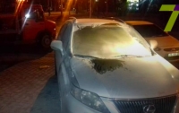 В Одессе в Lexus чиновника бросили 