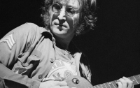 Гитара Джона Леннона продана на аукционе за 910 тысяч долларов