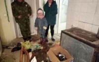 На Донетчине полицейские обнаружили 6-летнею девочку, замерзавшую в доме