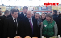 Азаров спровоцировал ценовой ажиотаж на базаре (ФОТО)