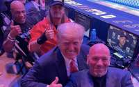 Трамп відвідав турнір UFC 287 у Майамі (відео)