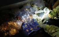 Тайник с загранпаспортами Украины, украшениями и монетами обнаружен в поезде 