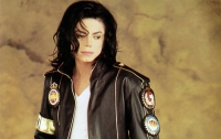 Костюмы Майкла Джексона продадут на аукционе