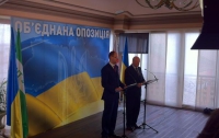 Тимошенко разрешила Яценюку с ней слиться