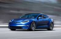 Tesla почала продавати в Канаді свої електромобілі китайського виробництва