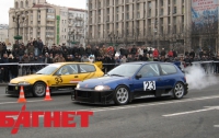 На Крещатике свои трюки покажут авто- и мотогонщики