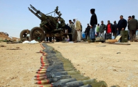 Ливийские повстанцы захватили аэропорт и перекрыли путь нефти