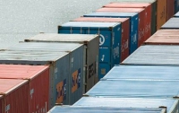Азарову жалуются на таможенный беспредел в портах