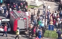 В центре Львова машина въехала в толпу, погибла женщина