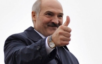 Лукашенко все еще продолжает нахваливать Украину
