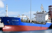 У берегов Африки пропал танкер с 19 моряками на борту